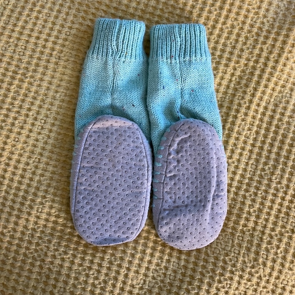 Slippers - Picture 2 of 3